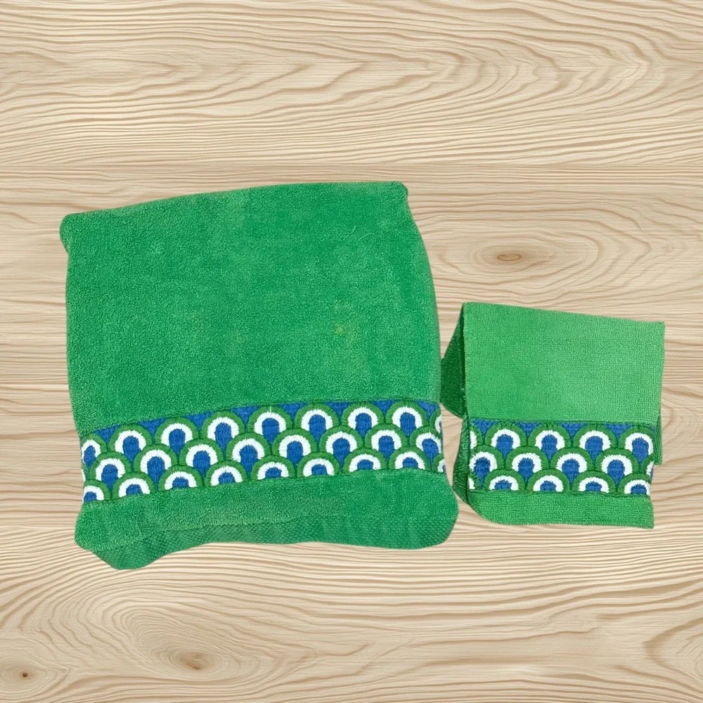 Springmaid Vintage Green Embroidered Trim Bath Towel and Wash Cloth Set‎